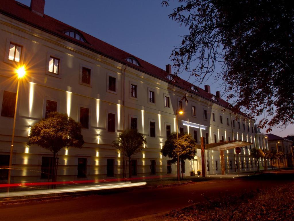 Ea Hotel Tereziansky Dvur Hradec Kralove Exterior photo